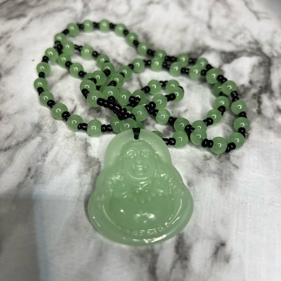 JADE  light Green Hand Carved Maitreya Buddah Pendant Necklace - Picture 4 of 7